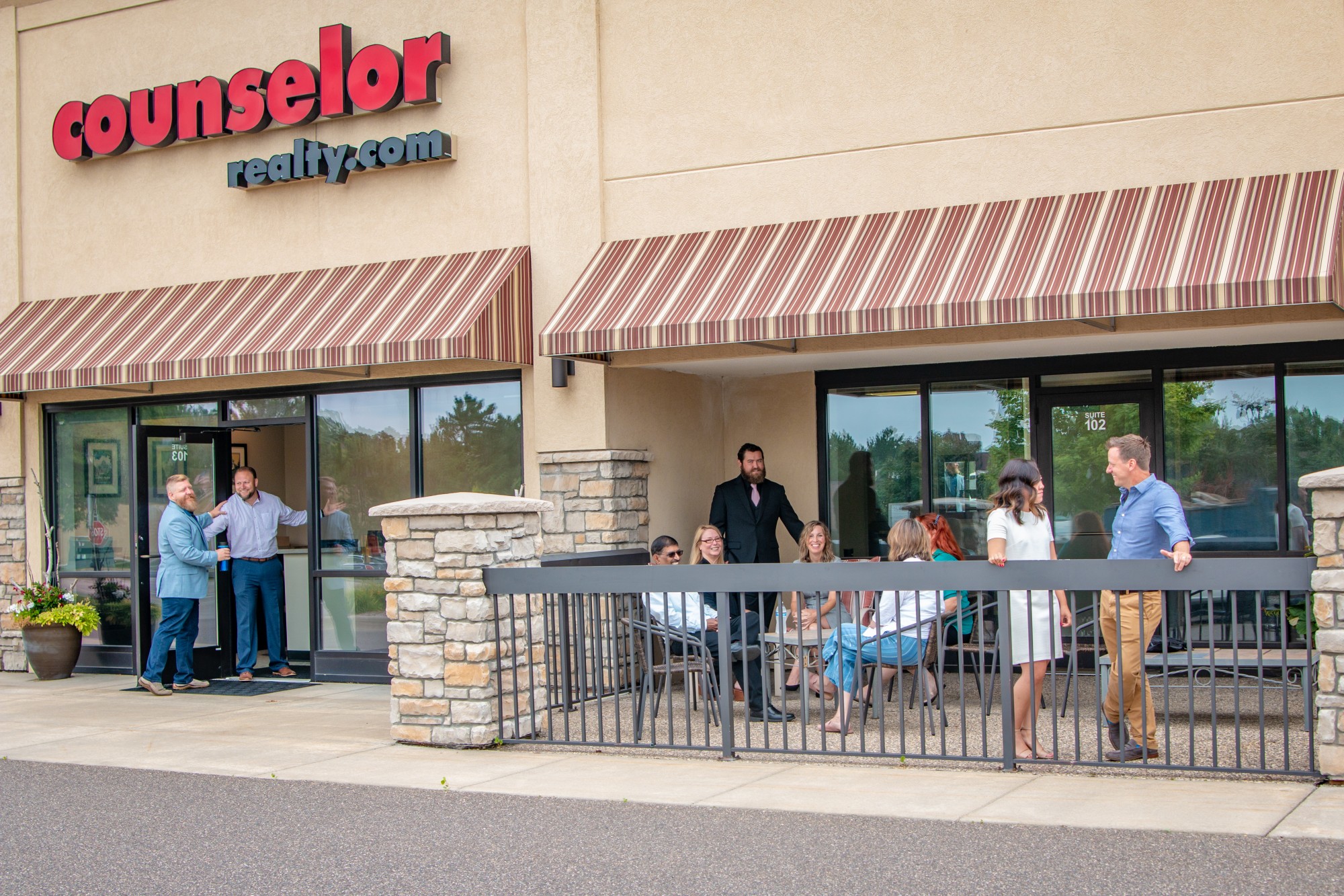 Counselor Realty Believes in the Strength of Relationships